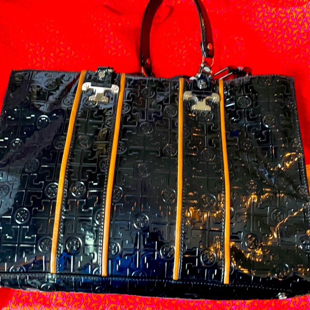 Shiny black Tory Burch tote, authentic